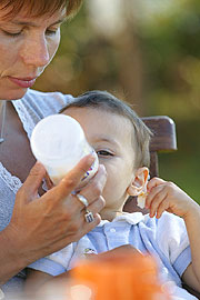 une mère et son enfant