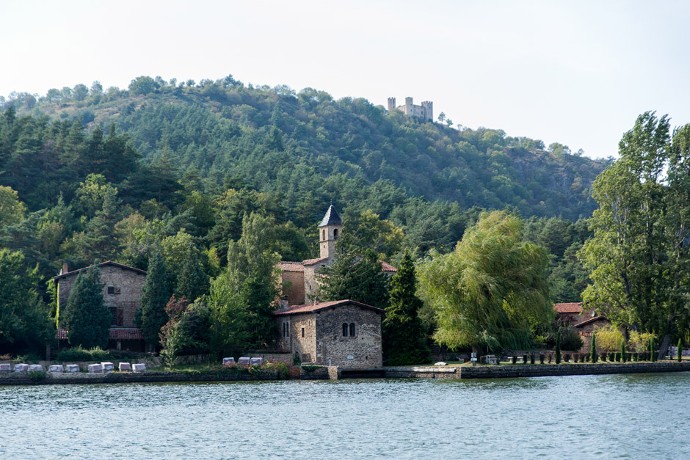 Les bords de Loire révèlent une nature sauvage mais aussi des sites pittoresques.