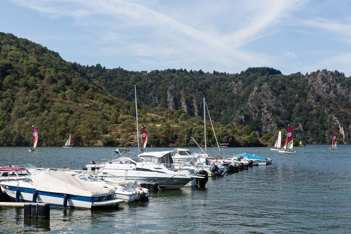 Découvrez l'un des ports en eaux intérieures les plus importants de France, avec quelque 300 bateaux amarrés à l'année.