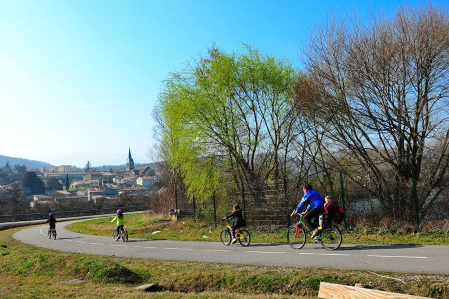 VIARHÔNA. Cet itinéraire cyclable familial traverse les communes de Vérin, Saint-Michel-sur-Rhône, Chavanay et Saint-Pierre-de-Boeuf.