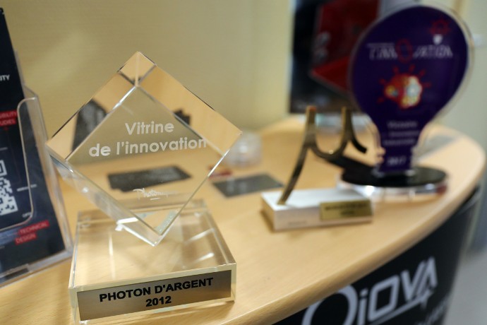 Reconnue par les professionnels, la start-up  a remporté de nombreux prix, dont le Photon d’argent de la Vitrine de l’innovation.