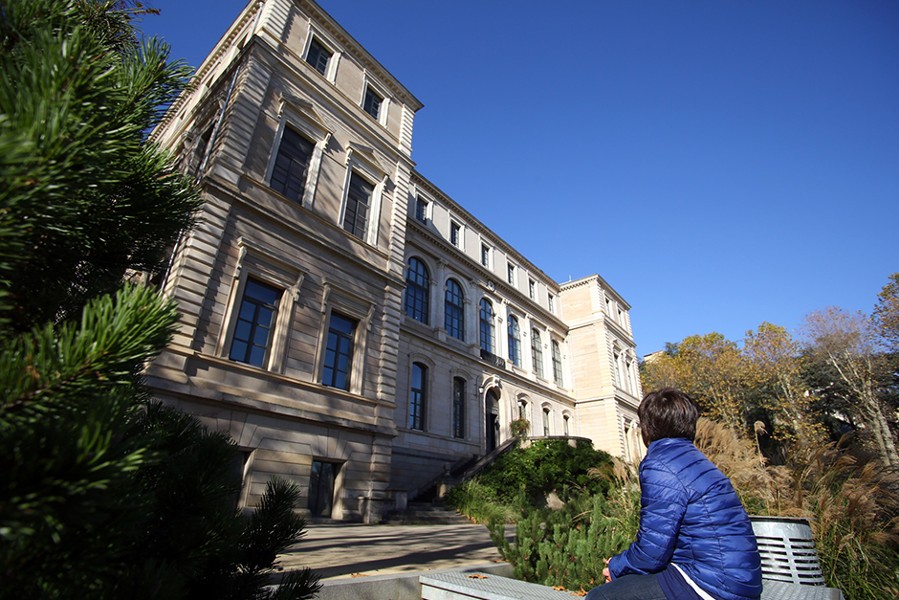 Le palais des arts devient musée d Art et d Industrie en 1889