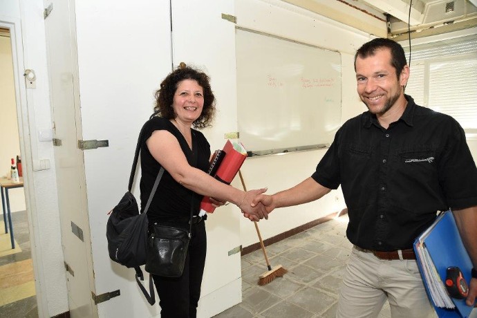 Jérôme Poncet salue Nathalie Barbier, l’architecte en charge du chantier.