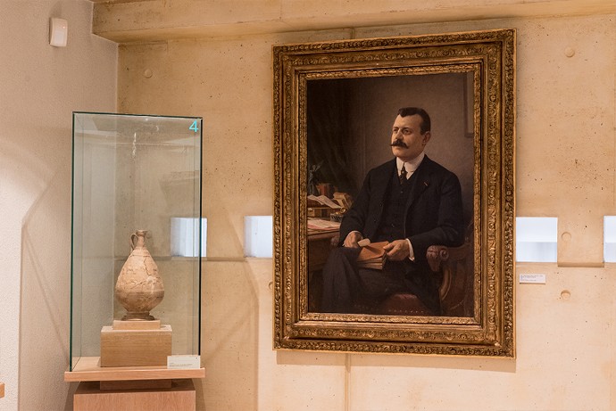 Accessibilité. Construite en 1892 et d’envergure nationale, la bibliothèque du musée accueille chercheurs et grand public.