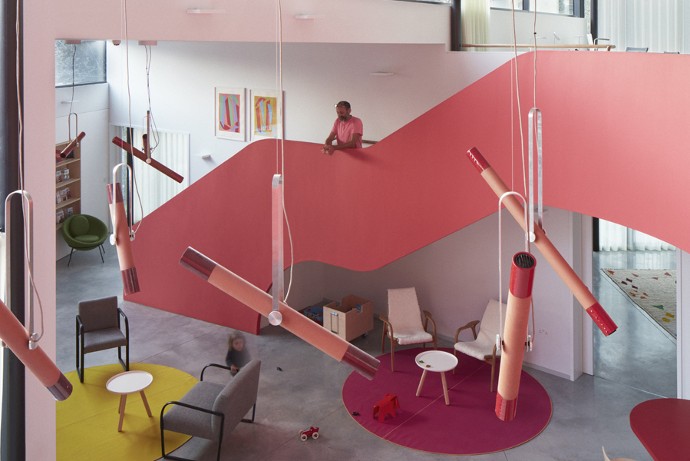 PLURIELLE. Elle propose pas moins de 7 expositions sur le site de la Cité du design et est le fruit du travail de 235 designers. © John Short