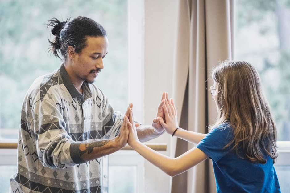 Les enfants de l'aide sociale à l'enfance (ASE) accueillis à l'Opéra de Saint-Étienne. Ballet 21 fait partie des compagnies qui ont l'esprit de transmission.
