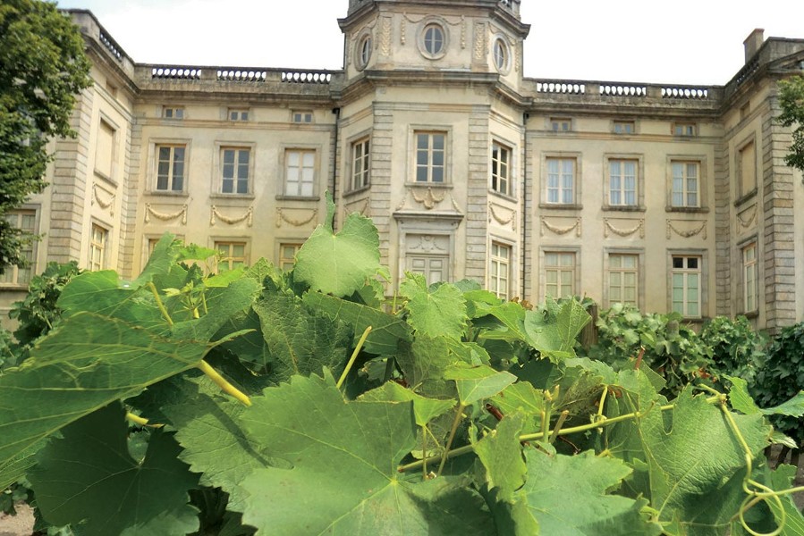 Histoire. Bienvenue au château musée de Boën, classé Monument historique, situé en plein coeur de la commune.