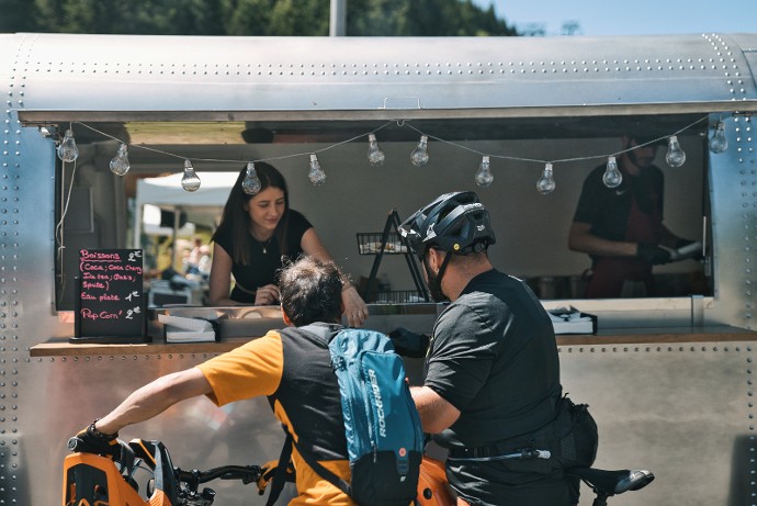 Plusieurs exposants étaient présents pour combler petits creux et grandes soifs.