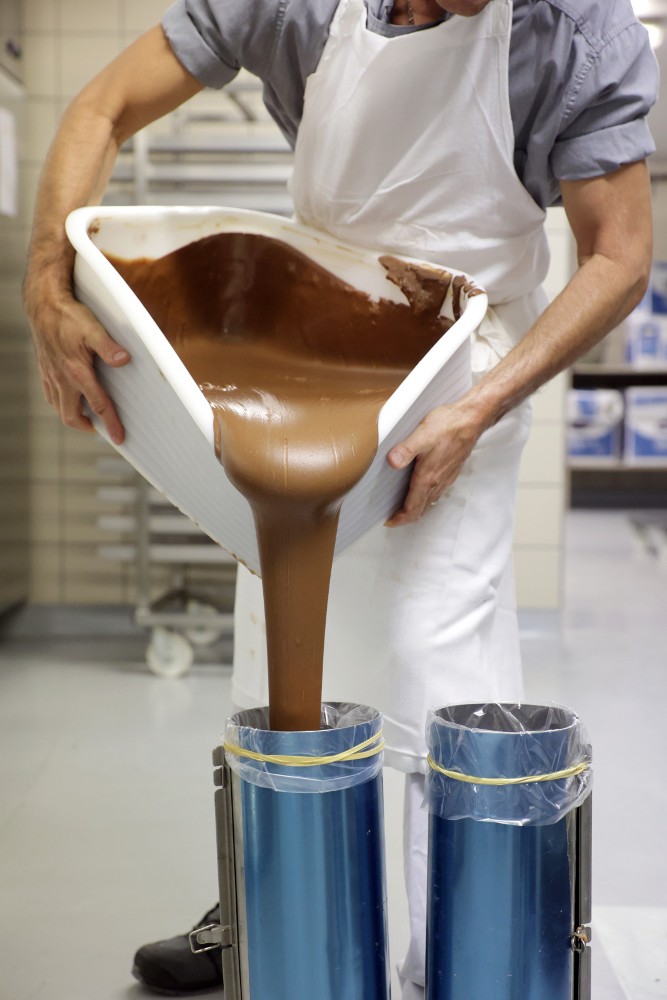 L'entreprise achète le chocolat de couverture mais réalise tous ses intérieurs.