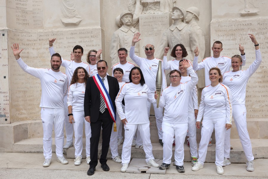 Les relayeurs à Montbrison