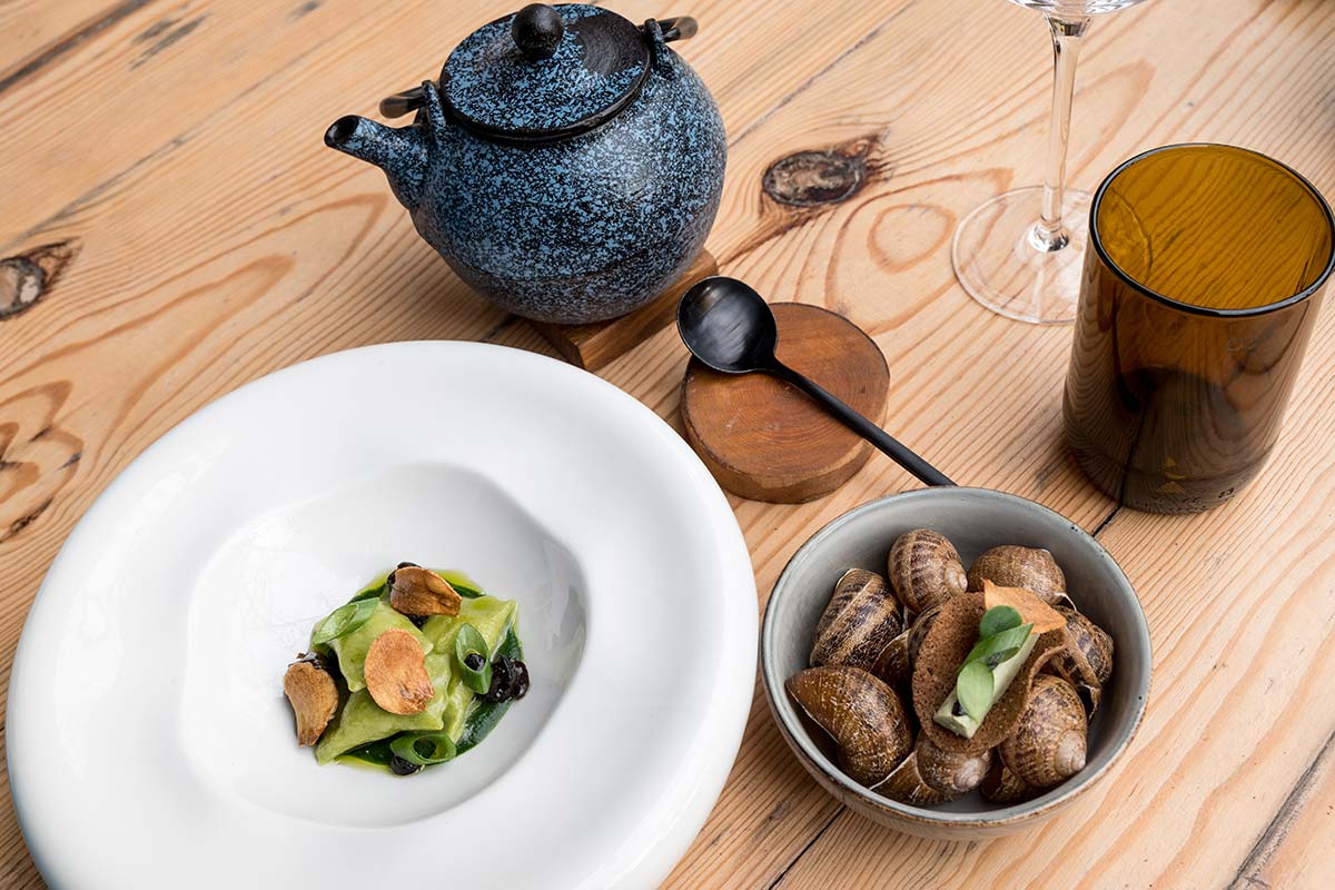 https://www.loire.fr/jcms/lw_1459661/fr/-a-table-escargots-de-saint-bonnet-des-quarts-en-habits-verts?xtor=RSS-40