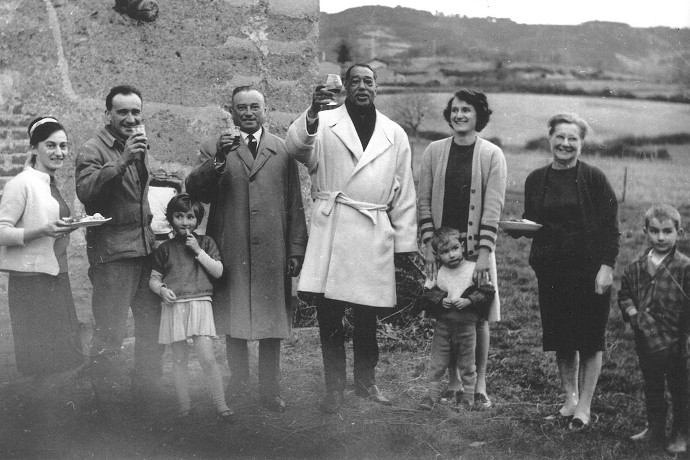 Dégustation de Côtes du Forez chez Madeleine et Robert Duclos.